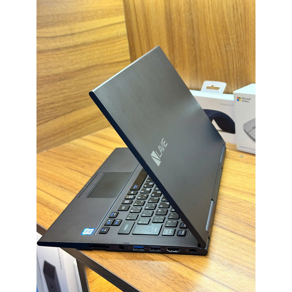 NEC Lavie Direct HZ Hybrid ZERO | i5 8250U | 8GB 256GB | Laptop