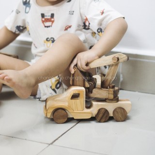 Xe Xúc Đồ Chơi Gỗ, Đầu Xoay 360, Chất liệu gỗ tự nhiên, An toàn bền cho bé chơi Chàng Trai Gỗ