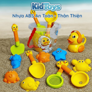 Bộ xúc cát vịt vàng 14 món KidToys – đồ chơi đi biển kèm xô và bình tưới cho bé