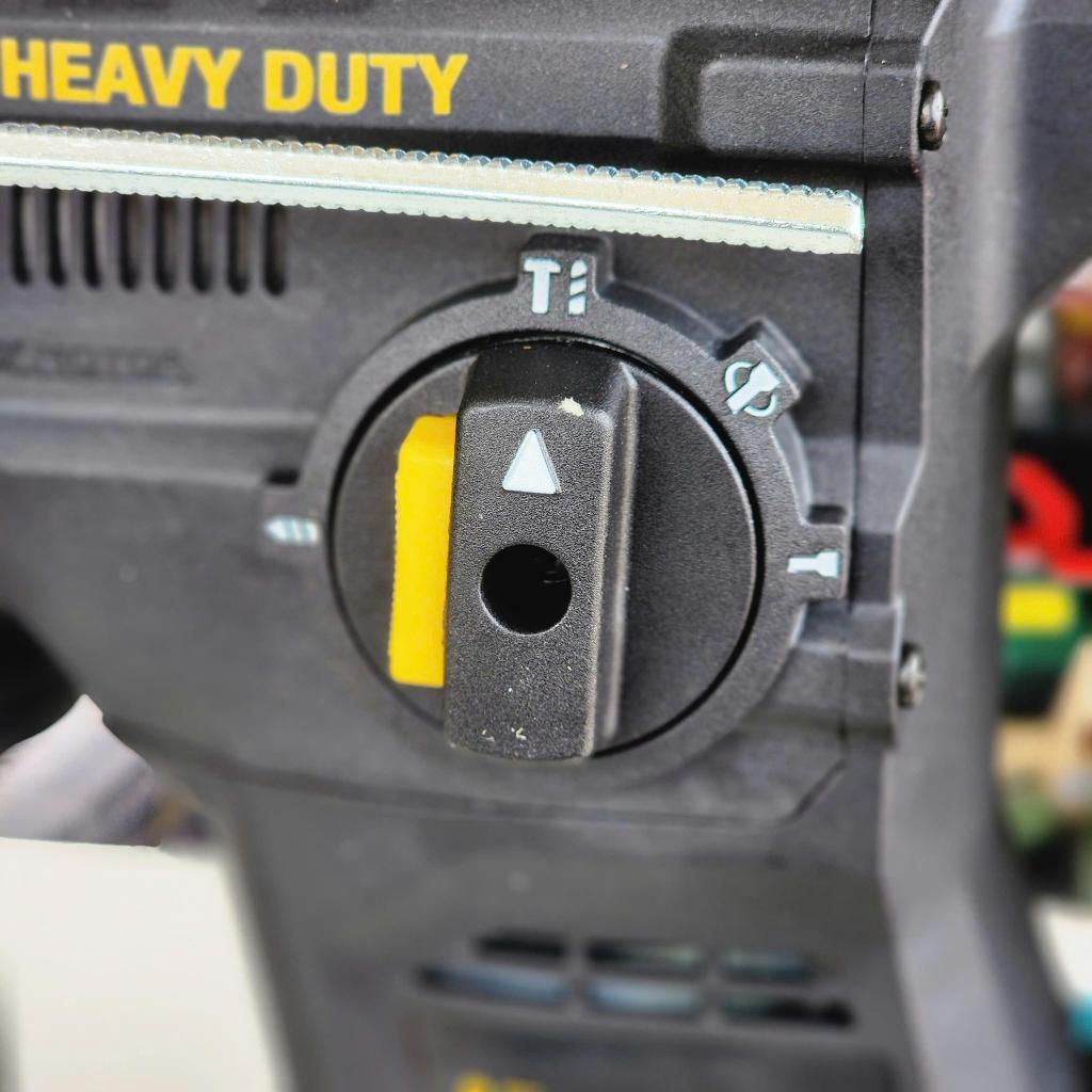 Máy bê tông pin không chổi than AMAXTOOLS A3CN28SM(Heavy Duty 21V–4J) có tạo xung có chống lật cổ tay