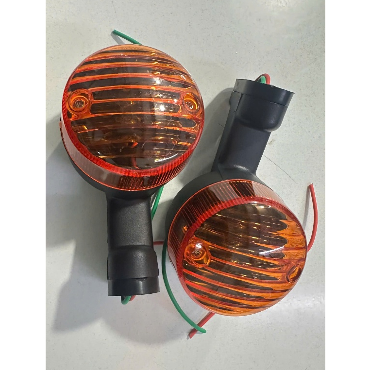 Cặp đèn xi nhan sau gắn cho xe Cub mới 50cc.- có 2 màu ( trắng , đen )