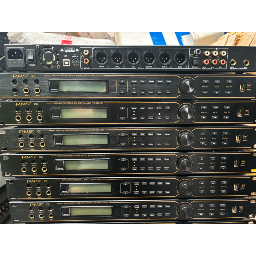 Vang số X6  2 nguồn bãi xịn có cổng quang và mic sau