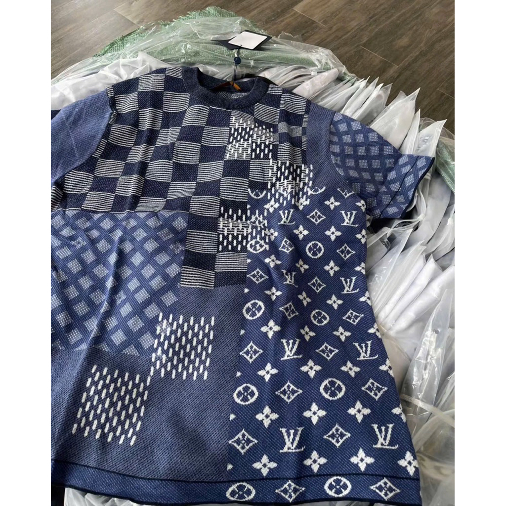 ⚡️[Hight Quality] Áo Phông Len \/ Nam Nữ Ready To F26 - Điểm Nhấn Kẻ Caro Nhỏ Phối Tag Cao Cấp Loại 1