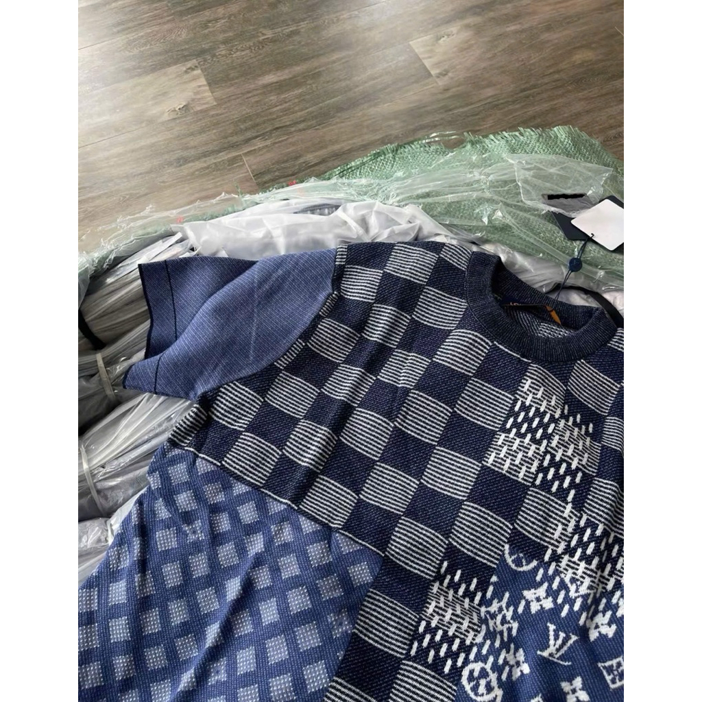 ⚡️[Hight Quality] Áo Phông Len \/ Nam Nữ Ready To F26 - Điểm Nhấn Kẻ Caro Nhỏ Phối Tag Cao Cấp Loại 1