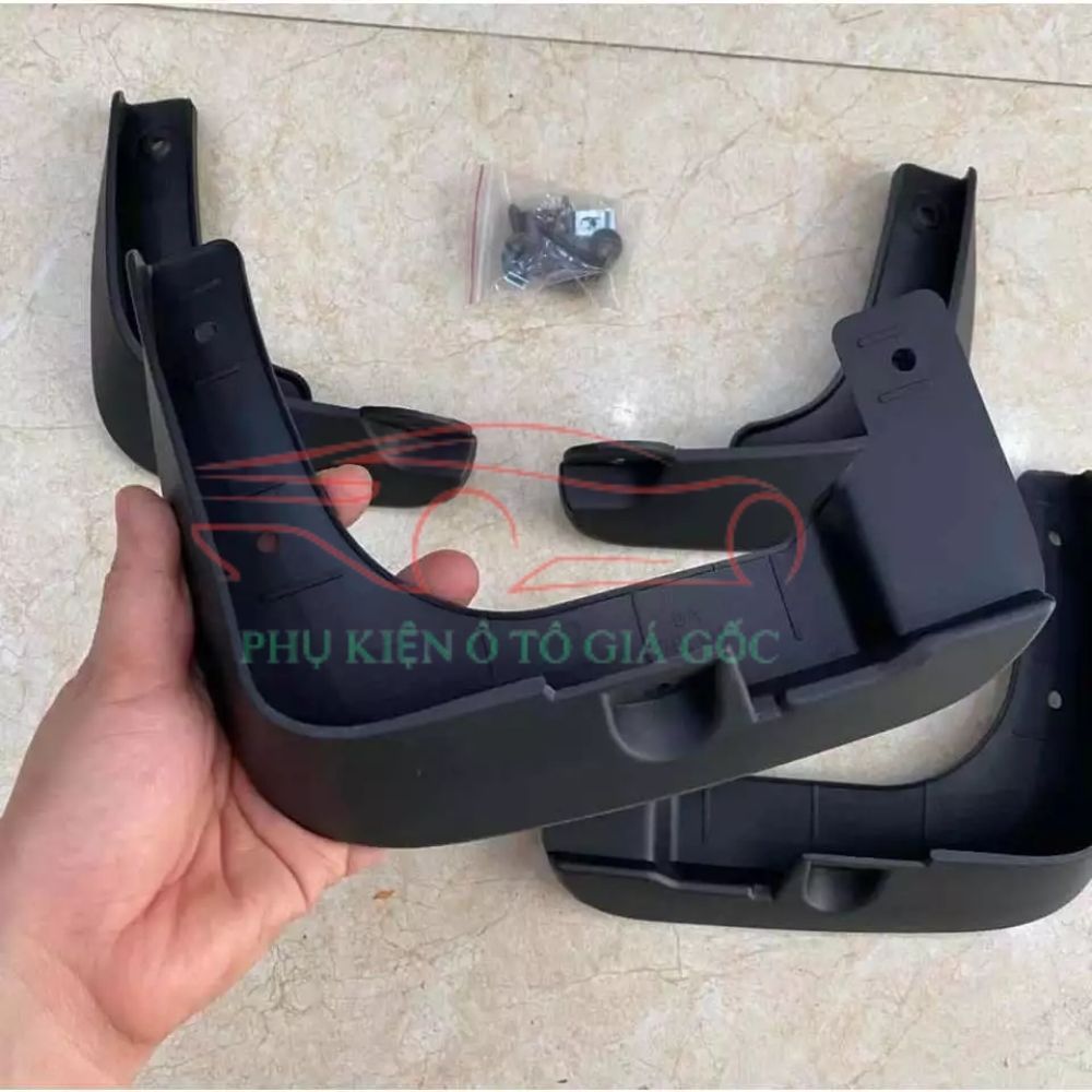 Bộ 4 chắn bùn xe Huyndai Grand I10 Hatchback 2015 - 2020 nhựa dẻo cao cấp (tặng kèm ốc vít)