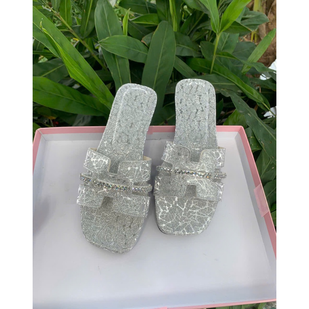 75k một  đôi  dép  chữ  H chất  da kim tuyến  phối  xoàn  (phom chuẩn sai  chân gầy ốm lùi  1 sai)@mã  02