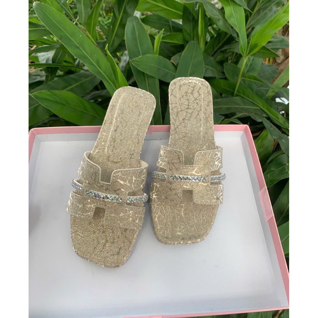 75k một  đôi  dép  chữ  H chất  da kim tuyến  phối  xoàn  (phom chuẩn sai  chân gầy ốm lùi  1 sai)@mã  02