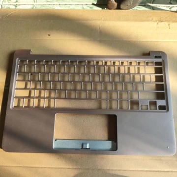 Vỏ mặt C laptop Asus X205T, có trầy xước, cũ, bấm nguồn còn, ốc còn nguyên