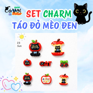 Set Charm Táo Đỏ Mèo Đen – Apple Cat Collection Siêu Dễ Thương- Bộ charm gắn dép siêu hot có bán lẻ con- Mã new 2026
