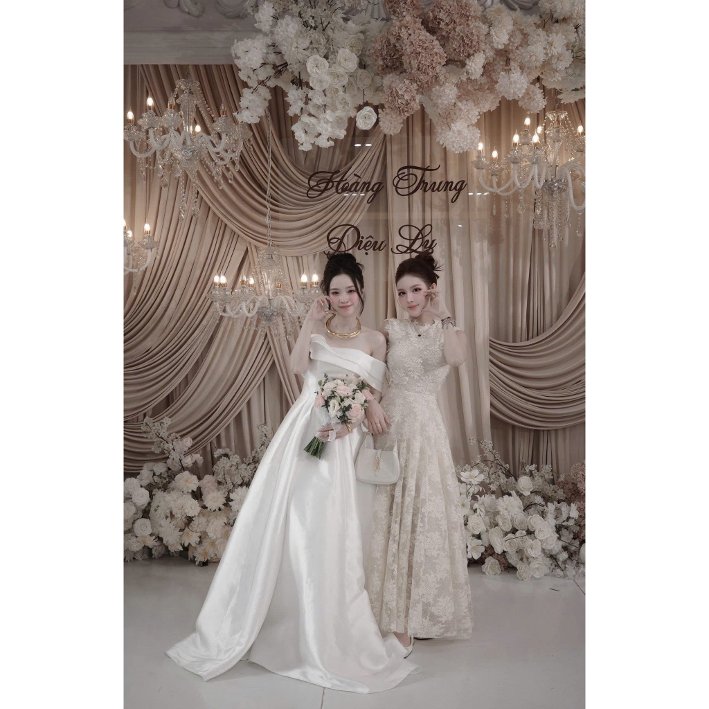 NH CLOTHER -Váy ren trắng cổ tàu cao dáng xòe dài đính hoa nổi phong cách tiểu thư sang trọng