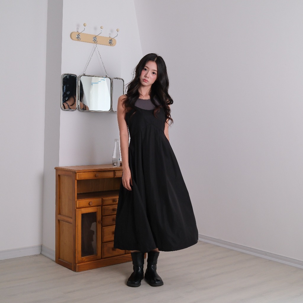 Váy 2 Dây Maxi Đen Xếp Ly Bản To, Dáng Suông, Chất Cotton - Midnight Raw Dress - Sonna hi