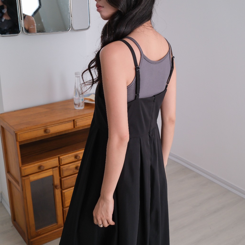 Váy 2 Dây Maxi Đen Xếp Ly Bản To, Dáng Suông, Chất Cotton - Midnight Raw Dress - Sonna hi
