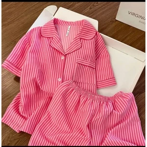 Bộ kẻ pizama màu hồng siêu xinh ( hàng qc)