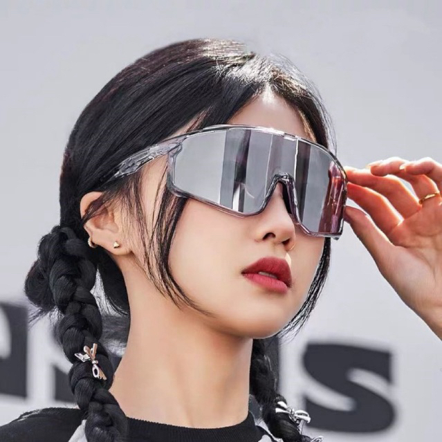 Kính Bảo Hộ Thể Thao Đổi Màu Mã BH06 : Kính Đổi Màu Khi Ra Nắng Kèm Chống Tia UV
