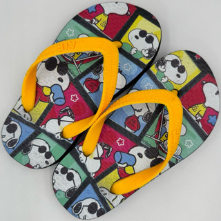 Dép bé Hùng Đào in hình nhân vật Snoopy