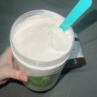 COMBO 1KG KEM BODY NGUYỄN THUÝ KIỀU DƯỠNG TRẮNG DA + TẨY TẾ BÀO CHẾT BODY