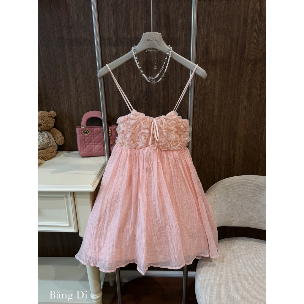 Đầm 2 dây babydoll kết hoa nổi Đoàn Thương