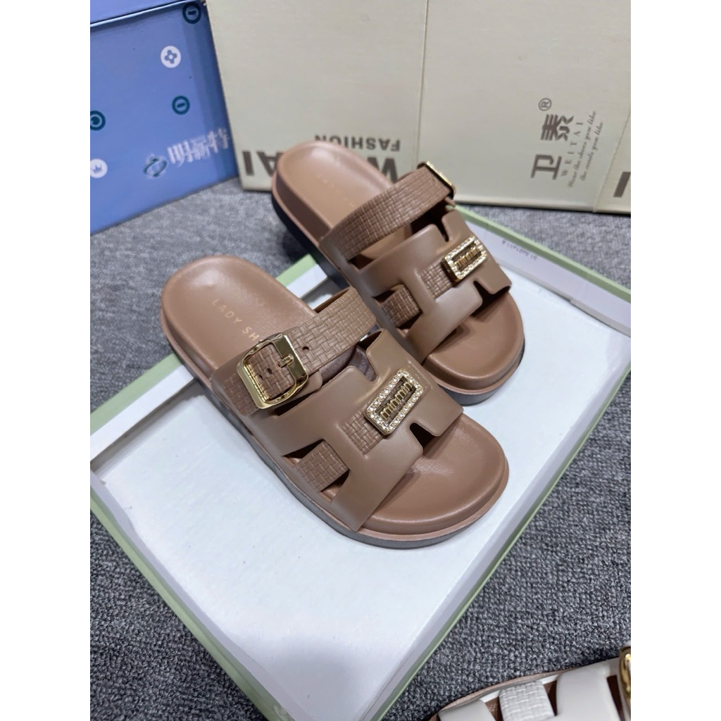 Dép Lê Nữ Dép Thời Trang Cao Su Non Có Khoá Điều Chỉ Được Đế Cao 3cm,hàng nhẹ,đi êm chân,đi nước đi mưa thoải mái