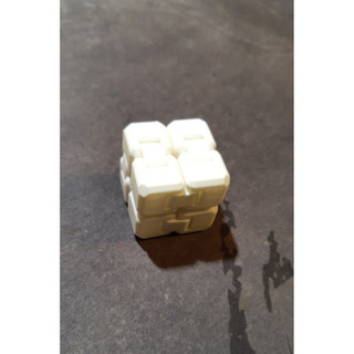 Đồ Chơi Khối Lập Phương Giảm Stress Fidget Cube Mini Cầm Tay Giải Tỏa Căng Thẳng Cho Người Lớn & Trẻ Em