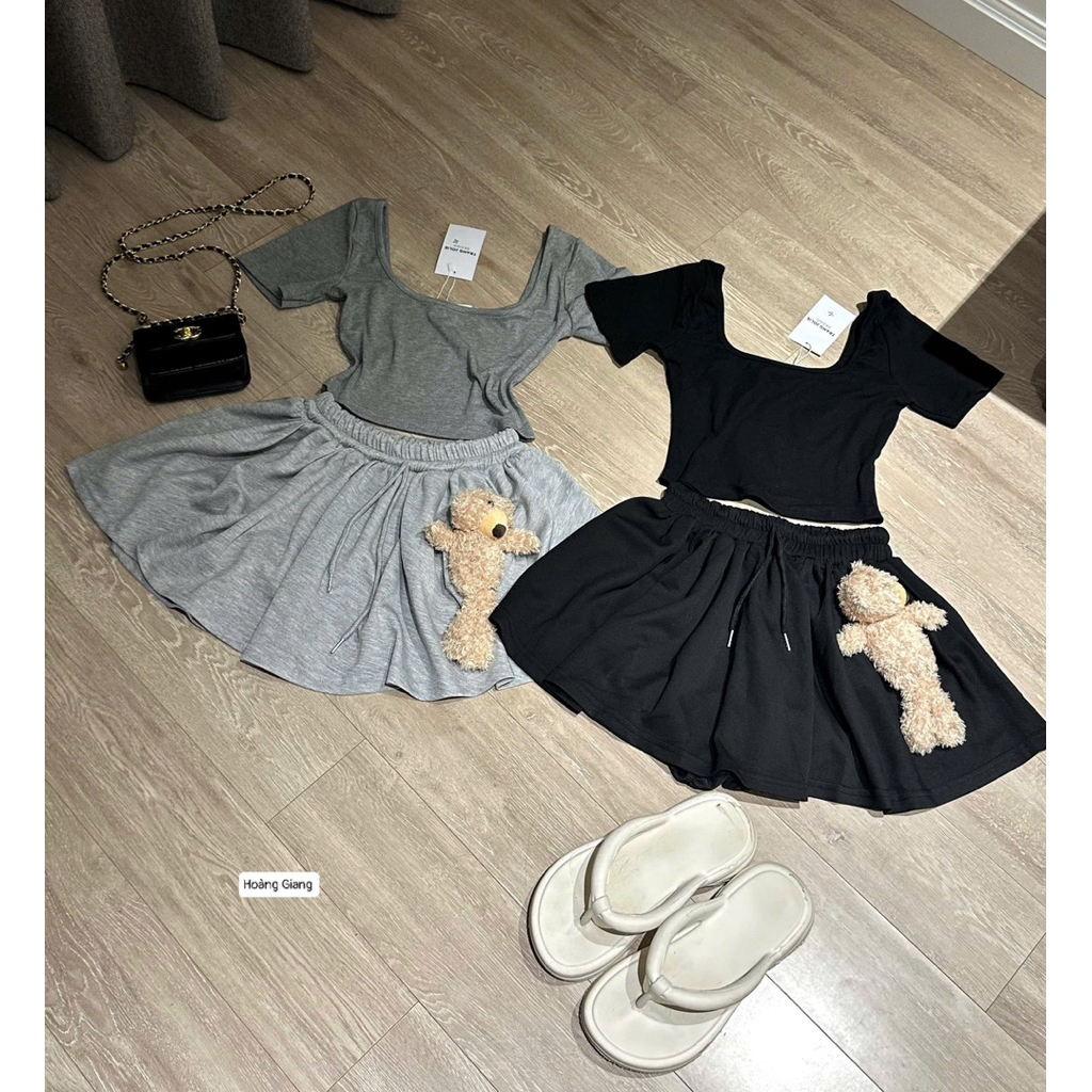 Set áo cộc tay cổ vuông chân váy xoè kèm gấu cài