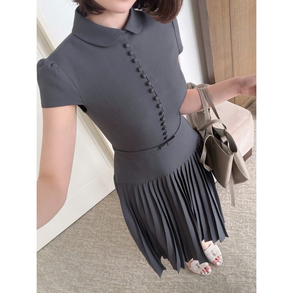 ZIMM STORE-Váy dài màu xám tay ngắn cổ sơ mi phối thắt lưng mảnh dáng xếp ly cực tôn dáng