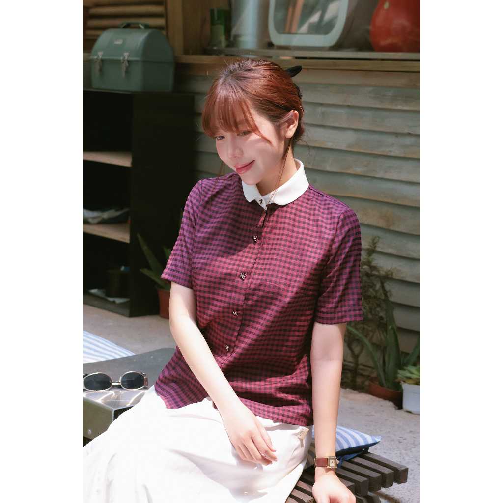 Áo Sơ Mi Công Sở Nữ Ngắn Tay Kẻ Đỏ Mix Cổ Trắng - HAAN Design SM2644