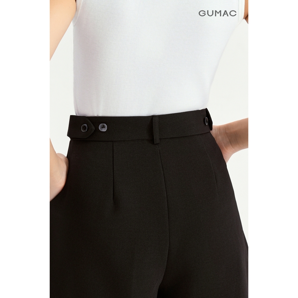 Quần Short Nữ GUMAC Kiểu Xếp Ly Lưng Rời Quai Dê Có Túi Xéo Trẻ Trung SHF10010