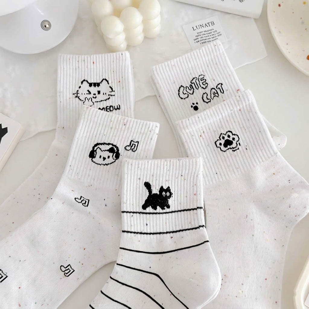 Tất vớ cổ trung trắng đen họa tiết mèo cute, chất liệu mềm mại thoáng khí - Ekiu Perseper