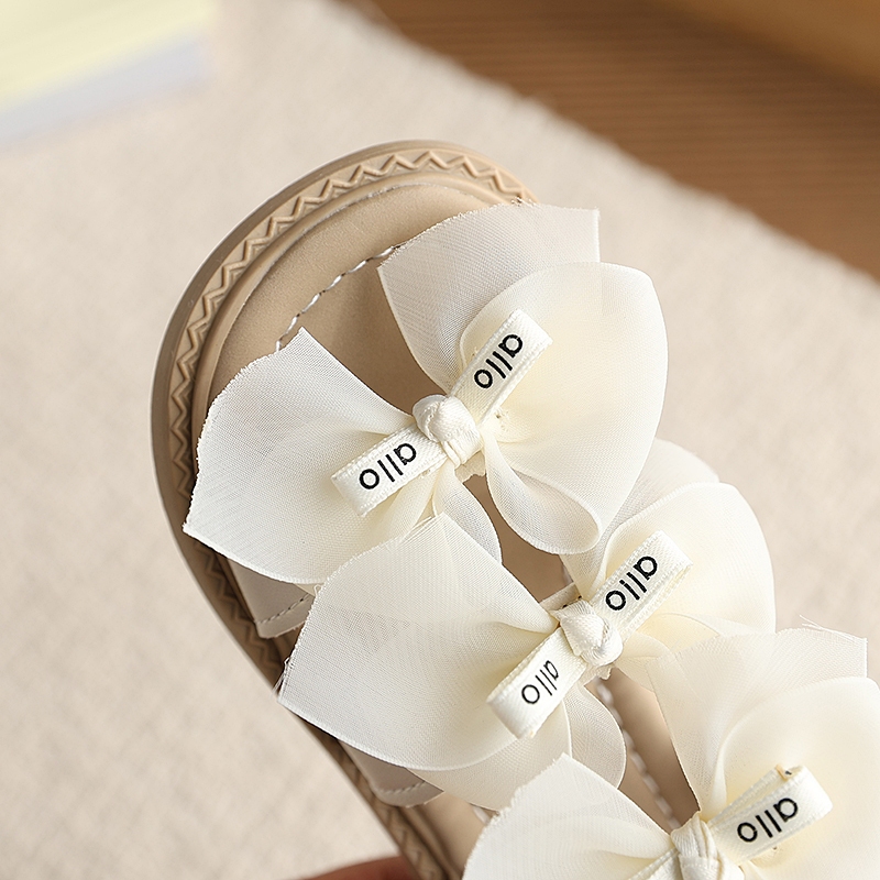 Mẫu dép xăng đan mới cực kỳ dễ thương dành cho bé gái, dép đi biển chống trượt và thoải mái
