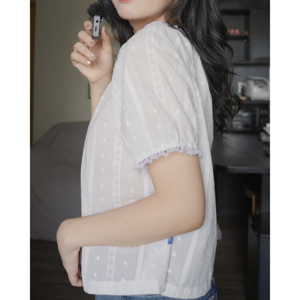 TheBlueTshirt - Áo kiểu nữ thêu hoa phom xoè cổ tròn phối ren nữ tính thanh lịch - Daisy Top