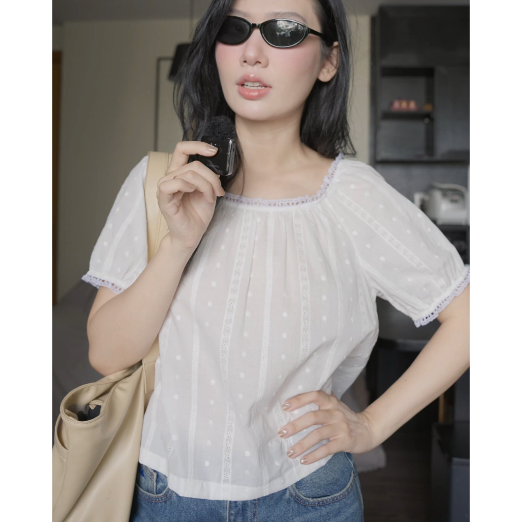 TheBlueTshirt - Áo kiểu nữ thêu hoa phom xoè cổ tròn phối ren nữ tính thanh lịch - Daisy Top
