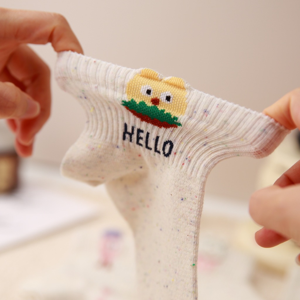 Vớ Tất nữ Icon HELLO vảy mực cổ lửng phong cách trẻ trung, năng động.