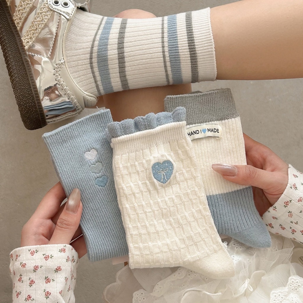 Vớ Tất nữ họa tiết nơ, trái tim màu xanh xám phong cách trẻ trung, năng động.