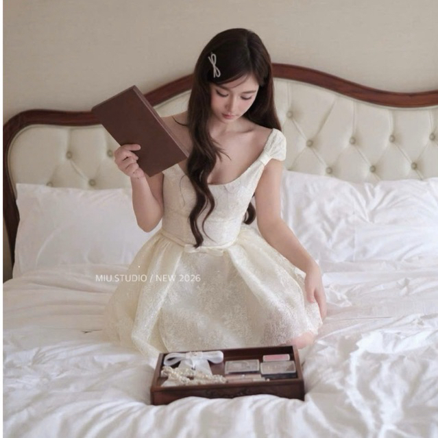MIU.STUDIO • Đầm dự tiệc kim sa cổ U dáng xoè phối nơ eo cao cấp,Váy thiết kế dáng ngắn tay cánh tiên tiểu thư sang chản