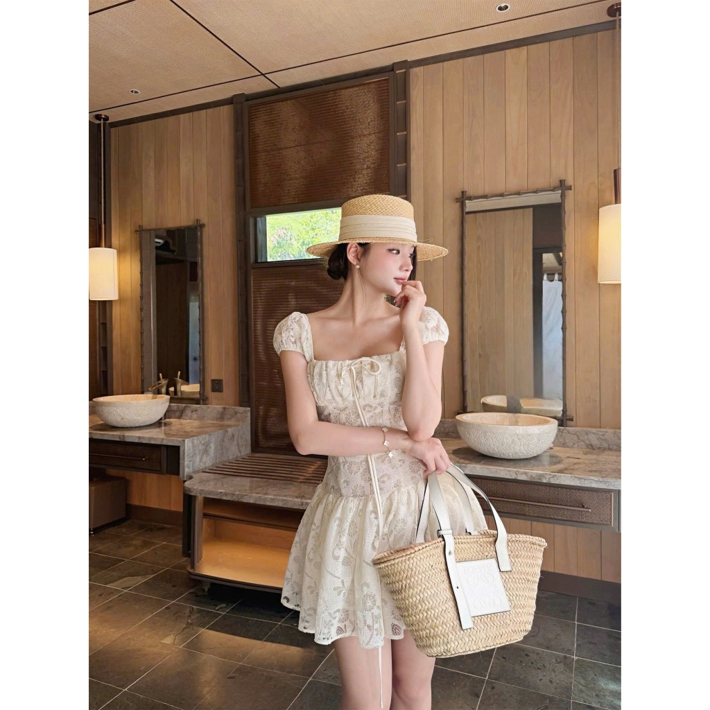 NH CLOTHER -Váy trắng ren hoa nổi thiết kế cúp ngực phối nơ tiểu thư sang chảnh