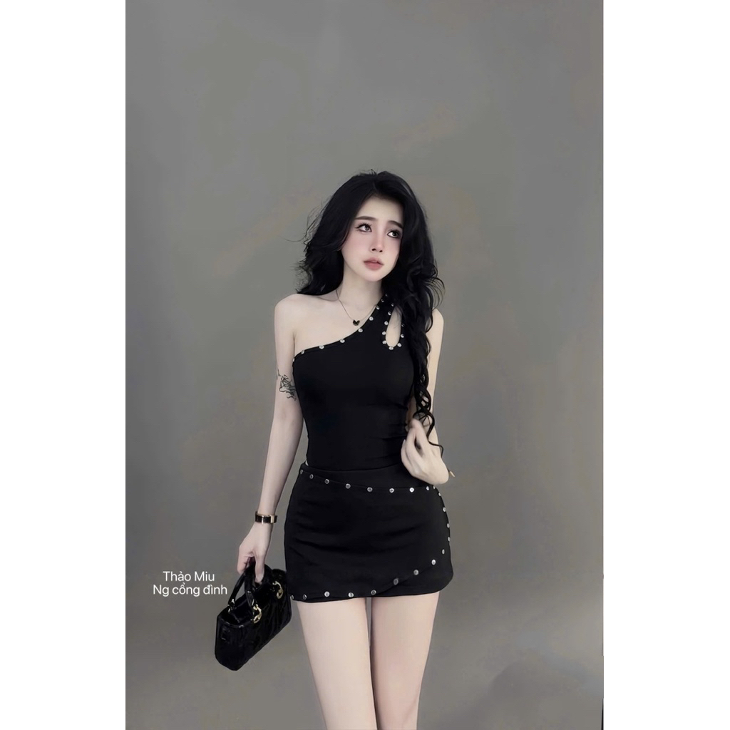 Set áo bodysuit dập đinh chân váy ôm ngắn
