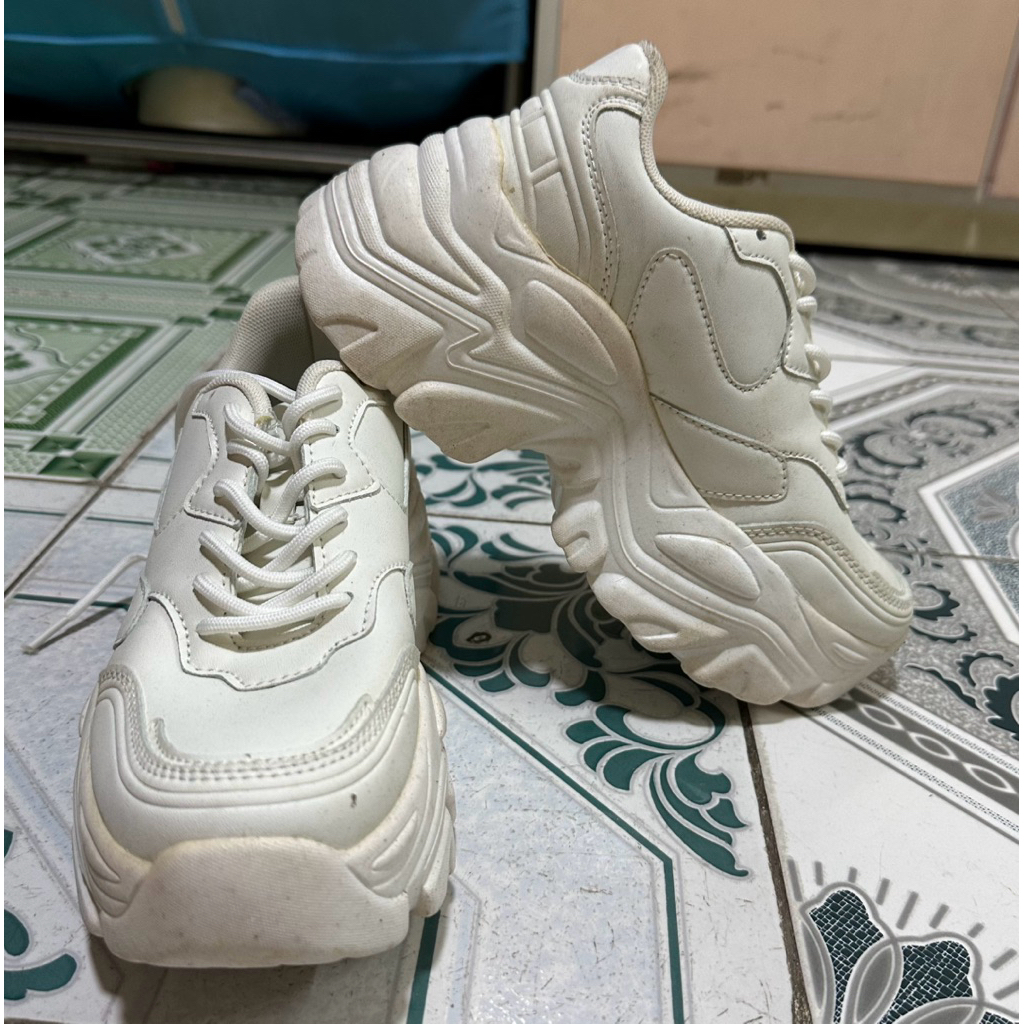 giày thể thao đế độn size 36