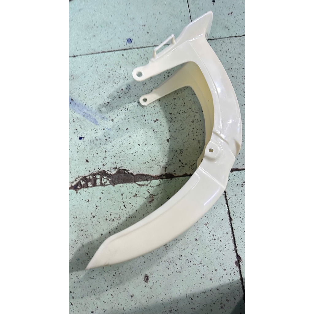 Dè trước cub 82-84 nhựa chưa sơn
