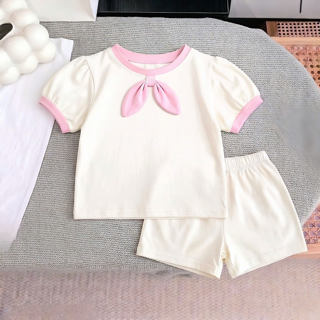 1-5 tuổi.Sét quần áo xinh cho bé gái,áo đính tai thỏ trước ngực mikky,chất vải cotton mềm mịn thấm hút mồ hôi.M80