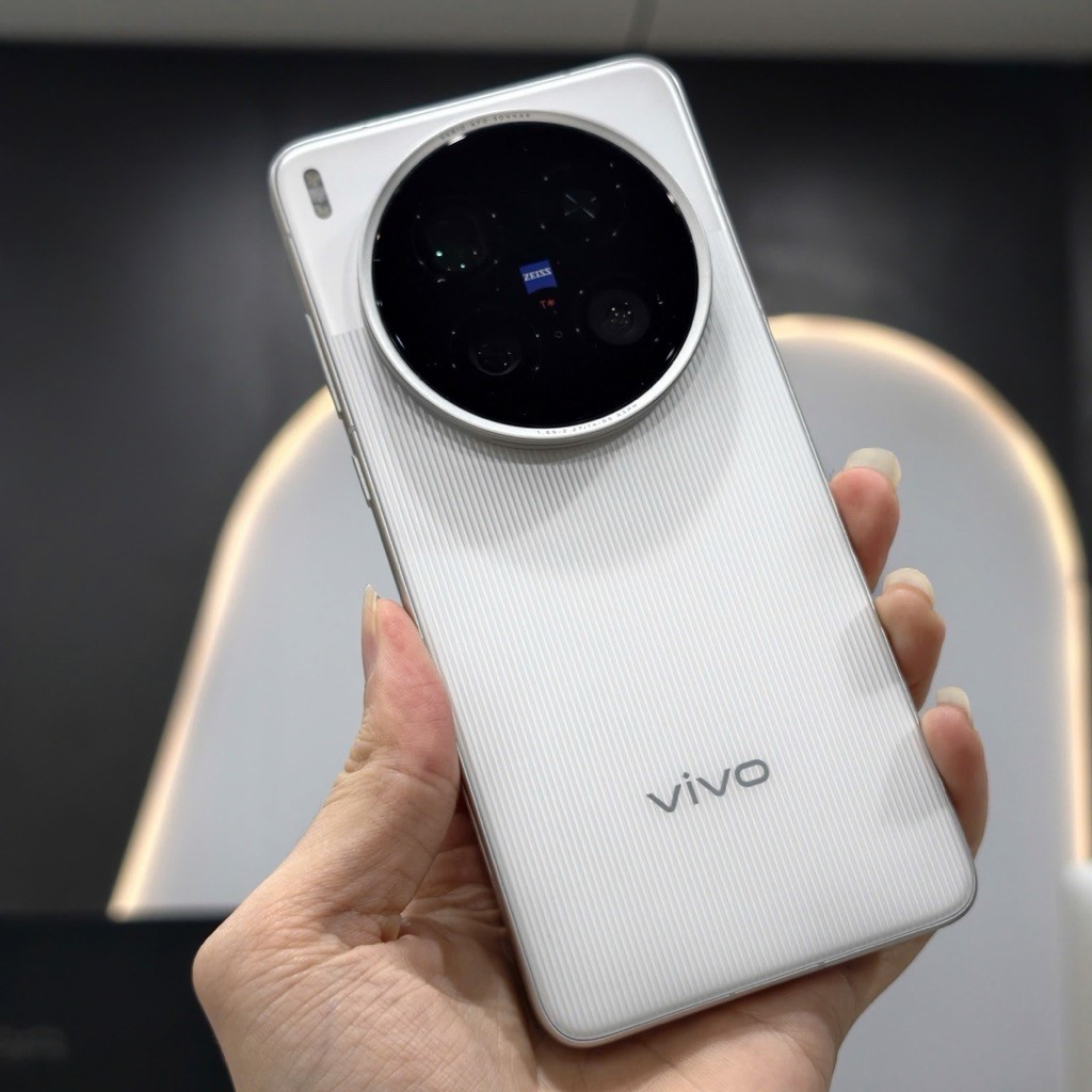Vivo X200Ultra chip Snap 8 Elite, hàng Fullbox, bảo hành 1 đổi 1 - Wingmobile