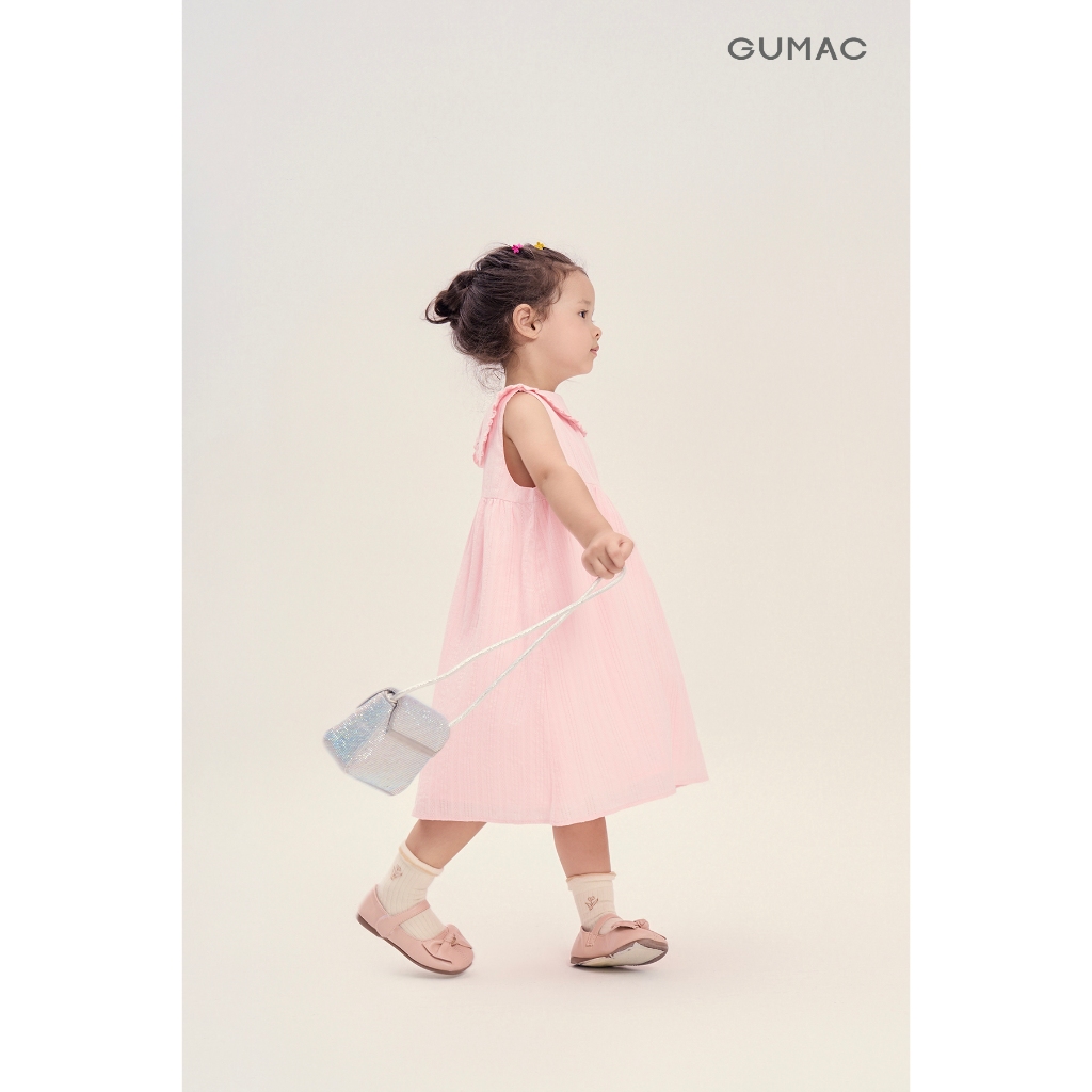 Đầm Bé Gái GUMAC Form A Suông Cổ Cánh Sen Bèo Nhún Vải Xô Thêu Mềm Xinh Xắn DKG04035