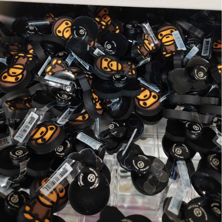 Set 5 charm BABE gắn dép cross, Nút gắn sticker dép cross trang trí cham 2D hoạt hình CROSS TREND