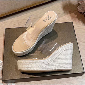 👠🕶️🎒👜…Dép xuồng quai trong