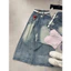 Quần jeans suông mài kèm belt charm dâu tây