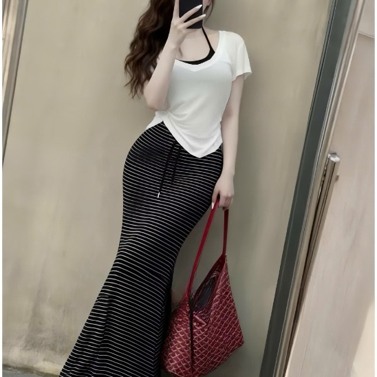 Sét áo đen yếm phối áo trắng+cv sọc đen dáng dài,chất thun zip lụa thời trang