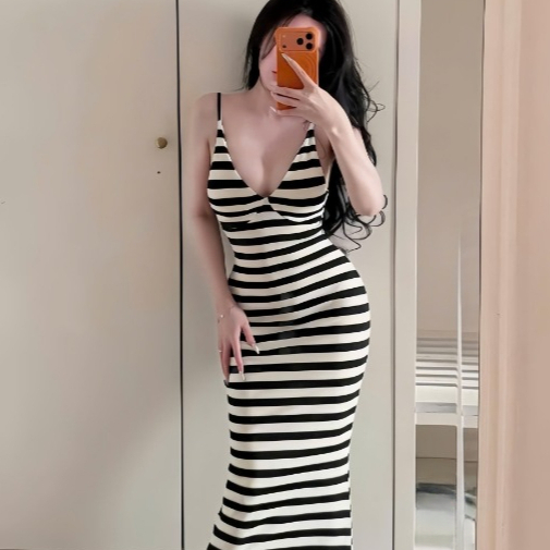 Đầm sọc 2 dây dáng dài cổ V có mút ,chất thun zip lụa thời trang