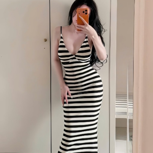 Đầm sọc 2 dây dáng dài cổ V có mút ,chất thun zip lụa thời trang