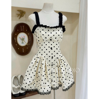 Váy Đầm 2s Cổ Vuông Viền Đen Chấm Bi Dáng Ngắn Chiết Eo