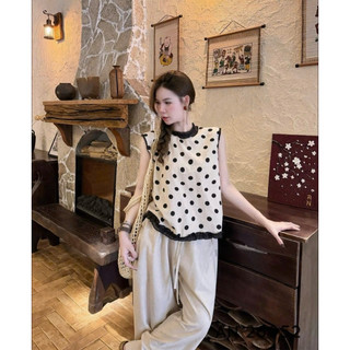 Set Bộ Áo Sát Nách Cổ Tròn Chấm Bi Viền Đen Mix Quần Line Bột Nữ Tính