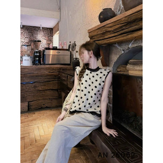Set Bộ Áo Sát Nách Cổ Tròn Chấm Bi Viền Đen Mix Quần Line Bột Nữ Tính